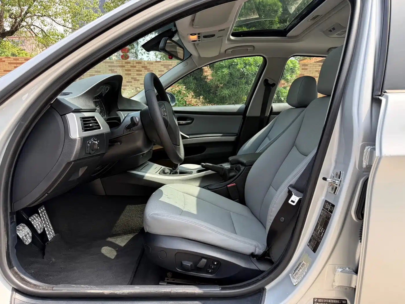BMW 3 Series (Import) 2005 Model E90 320i фото 11