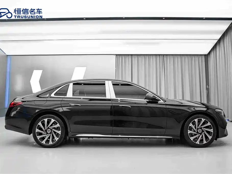 Mercedes-Benz E-Class 2024 Model E 300 L Luxury фото 4