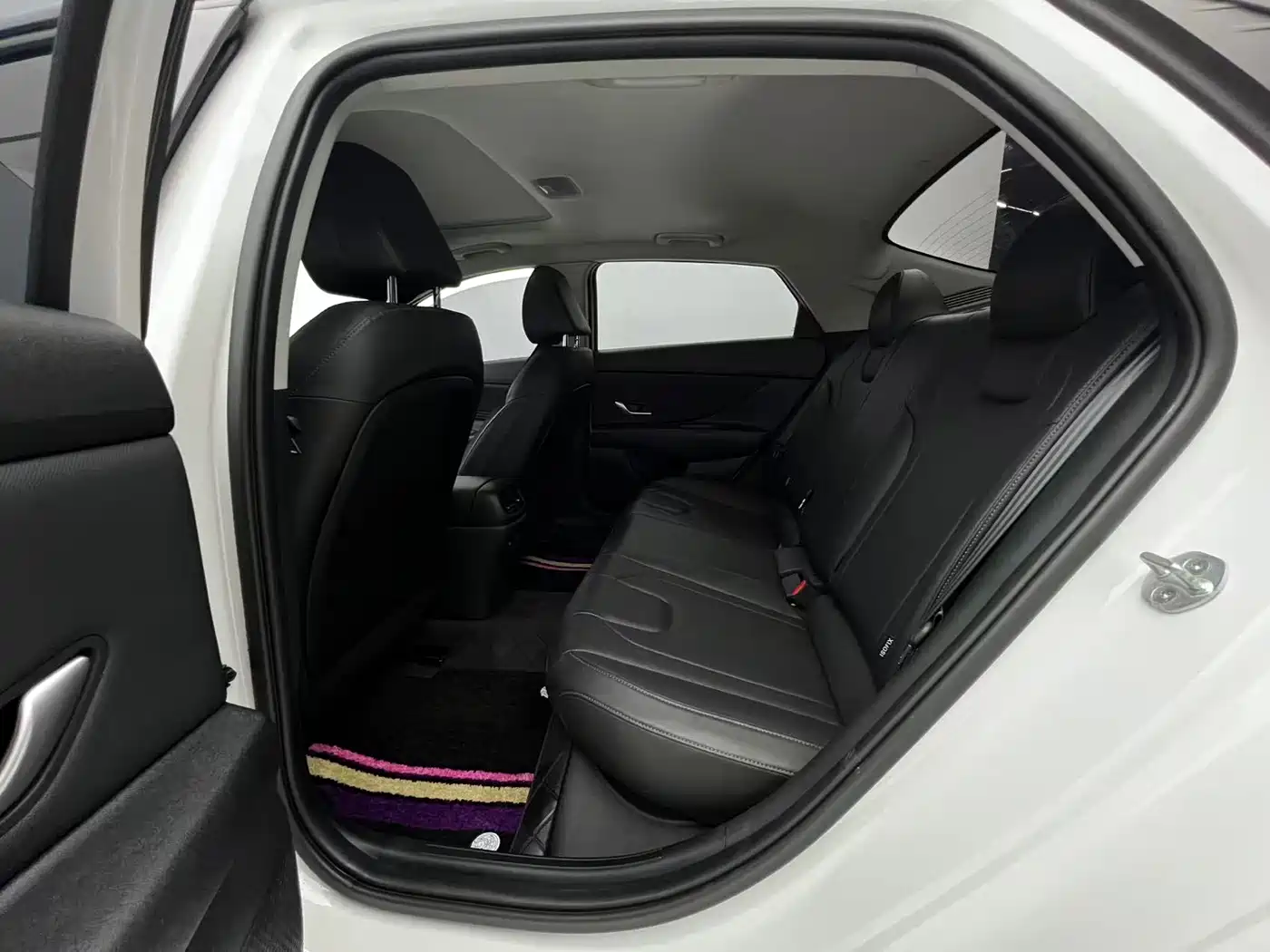 Hyundai Elantra 2022 1.5L CVT GLX Elite Edition фото 15