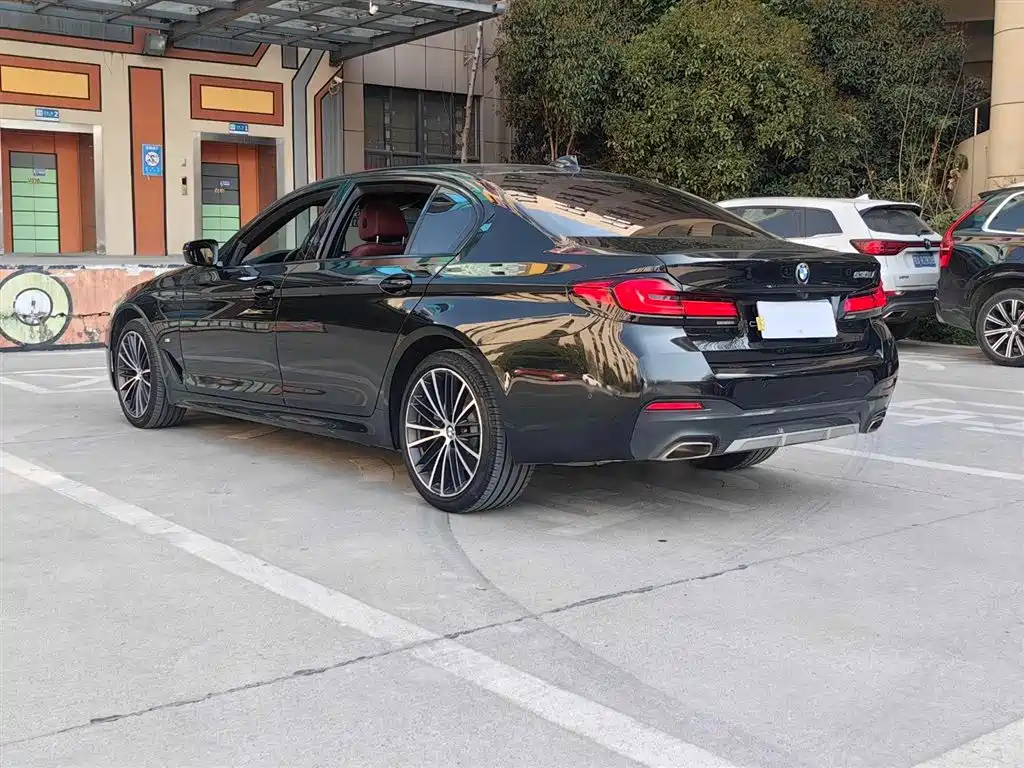 BMW 5 Series 2021 530Li Leading M Sport Package фото 18