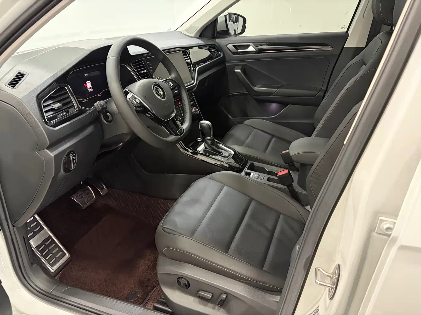 VOLKSWAGEN T ROC EXPLORING SONGS