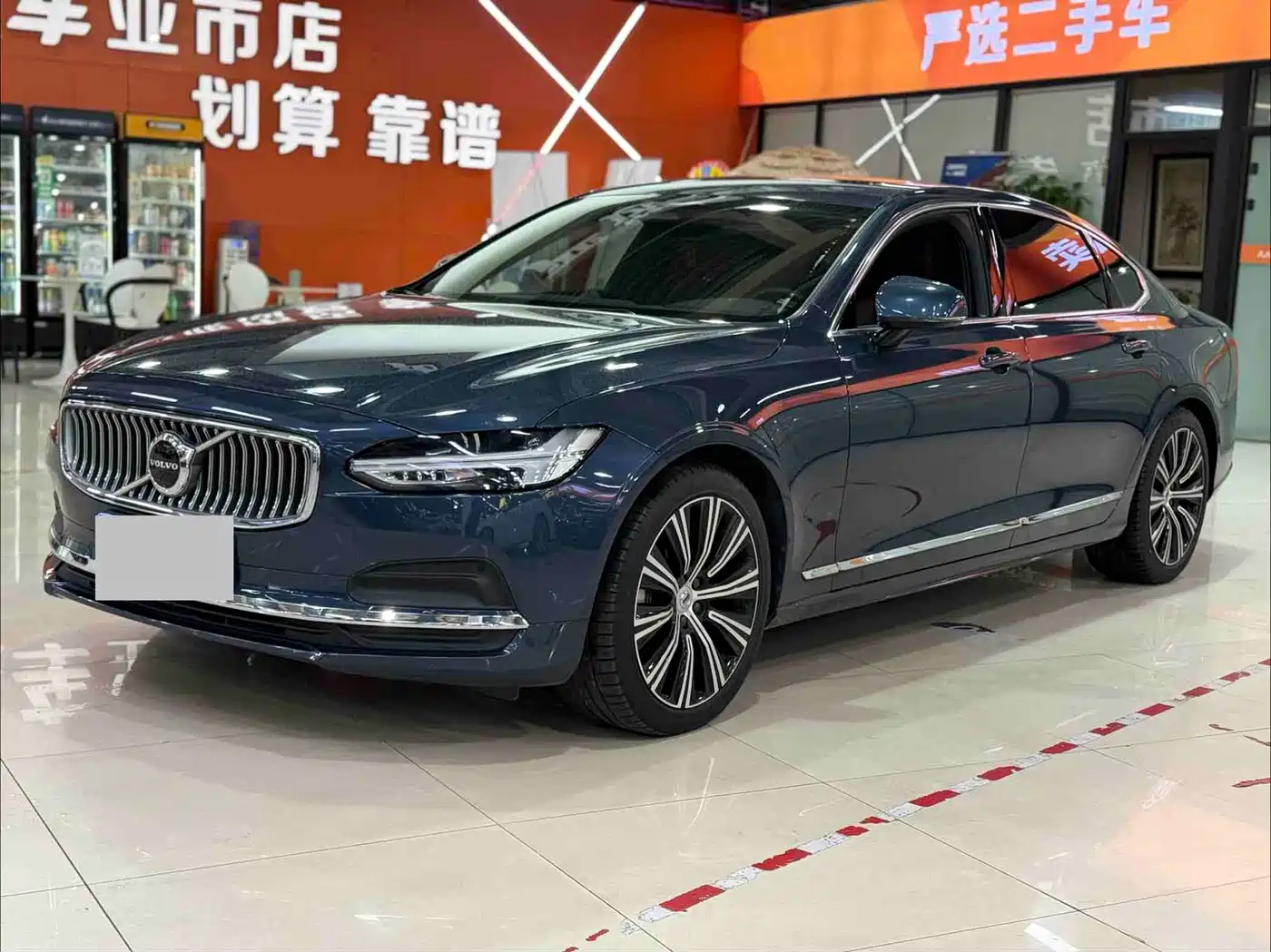 VOLVO S90