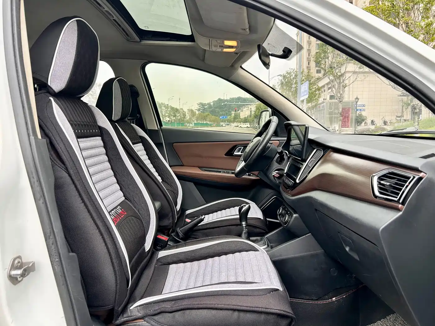 FAW Senya R7 2017 2016 1.6L Manual Intelligent