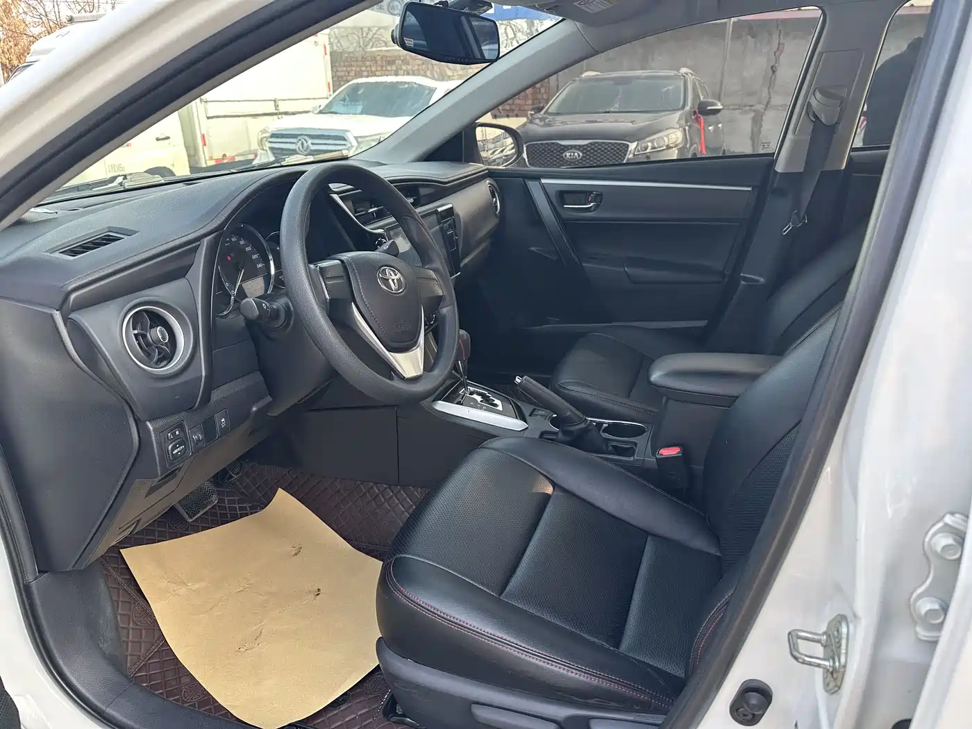 Toyota Corolla 2017 Facelift 1.2T S-CVT GL фото 4