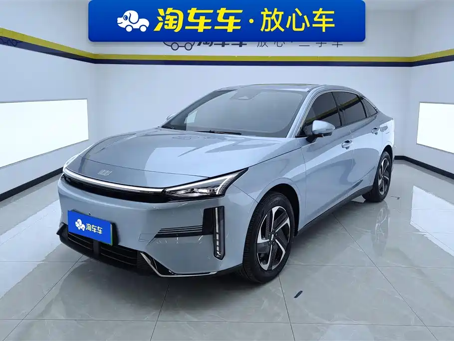 Geely Galaxy Galaxy L6 2025 EM-i 140km Starship Edition