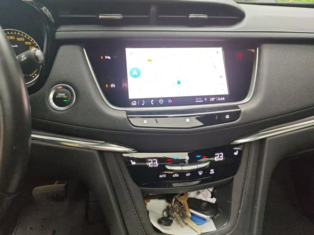 Фото 6 - Cadillac XT5