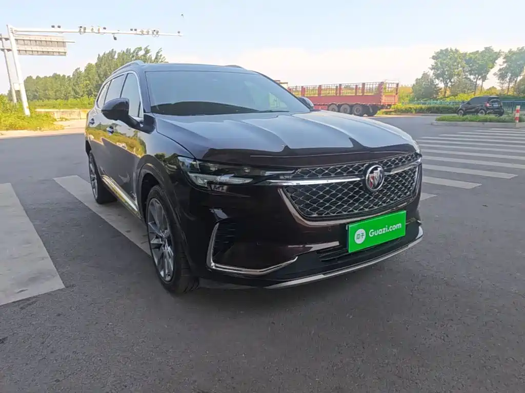 Photo 4 - Buick Envision Plus