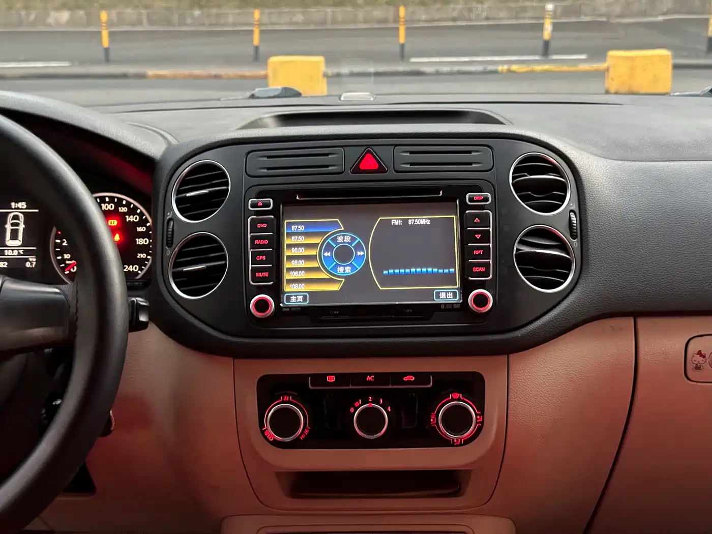 Volkswagen Tiguan 2012 1.8TSI Manual 2WD Metro Edition фото 21