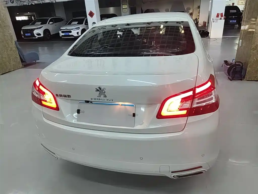 Peugeot 408 2016 1.6T Automatic Luxury Edition фото 6