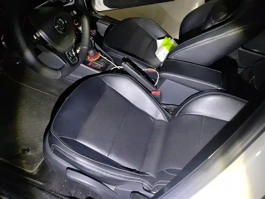 Volkswagen Lavida 2015 1.6L Automatic Trend Edition фото 9