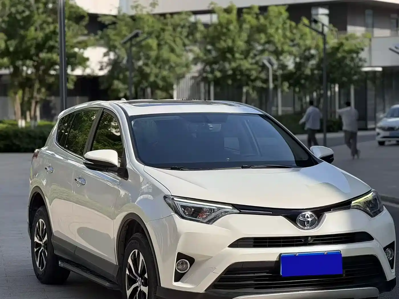 Toyota RAV4 Rongfang 2016 2.0L CVT 2WD Smart (China V) фото 2