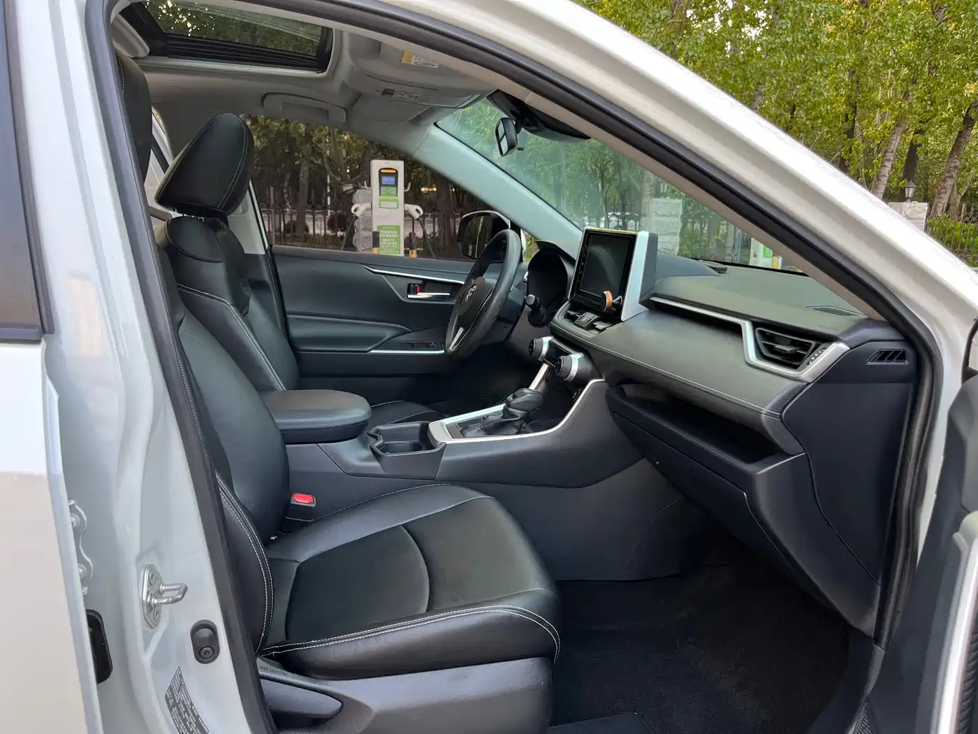 Toyota RAV4 Rongfang 2020 2.0L CVT 2WD Trend Edition фото 14