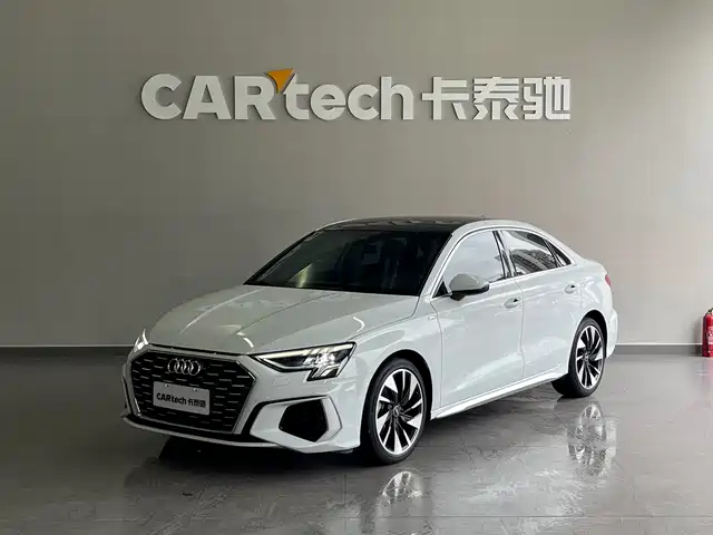 Audi A3 A3L Limousine 35 TFSI, Стиль Спорт