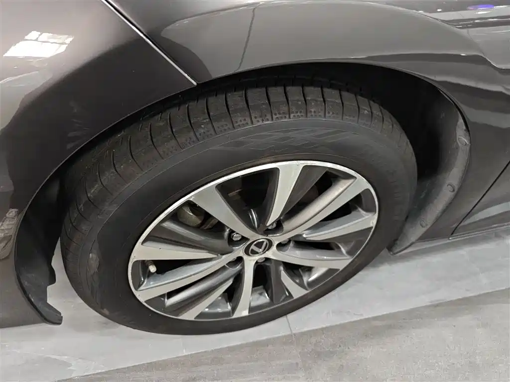 Lexus ES 2020 200 Excellence фото 24
