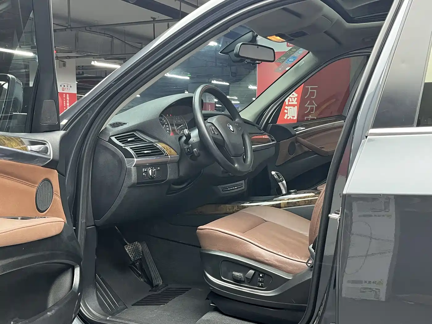 BMW X5 (Import) 2011 xDrive35i Leading Edition фото 7