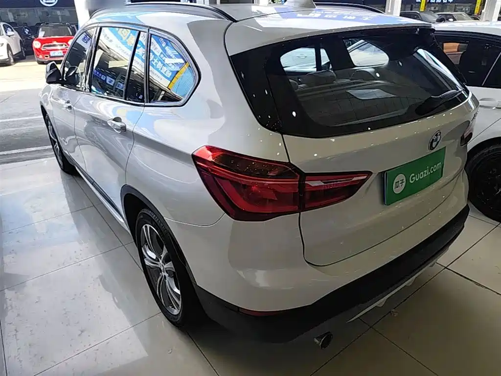 BMW X1 2018 sDrive18Li Premium Model фото 5