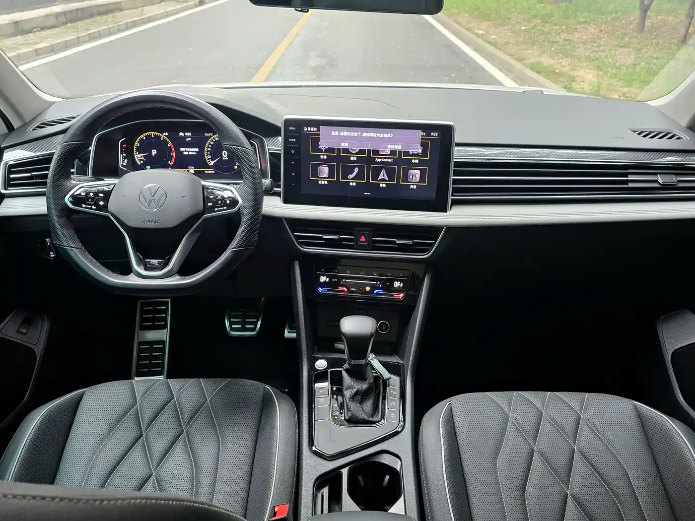 Volkswagen Tiguan L 2022 330TSI Auto 2WD R-Line Premium Edition фото 8
