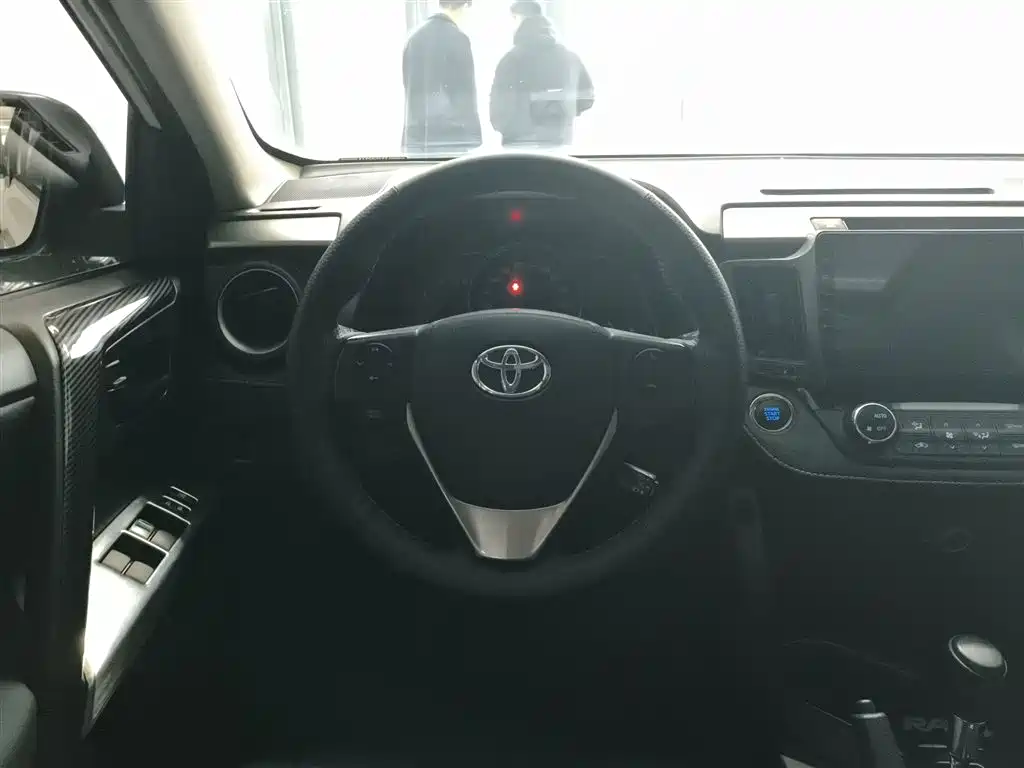Toyota RAV4 Rongfang 2016 2.0L CVT 2WD Comfort (China V) фото 11