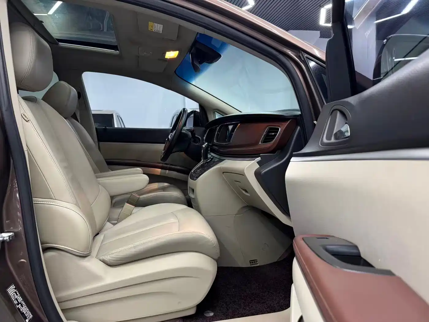 Buick GL8 2018 28T Luxury Model China VI фото 8
