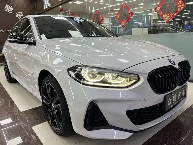 BMW 1 Series 2022 125i M Sport Shadow Edition — фото 3