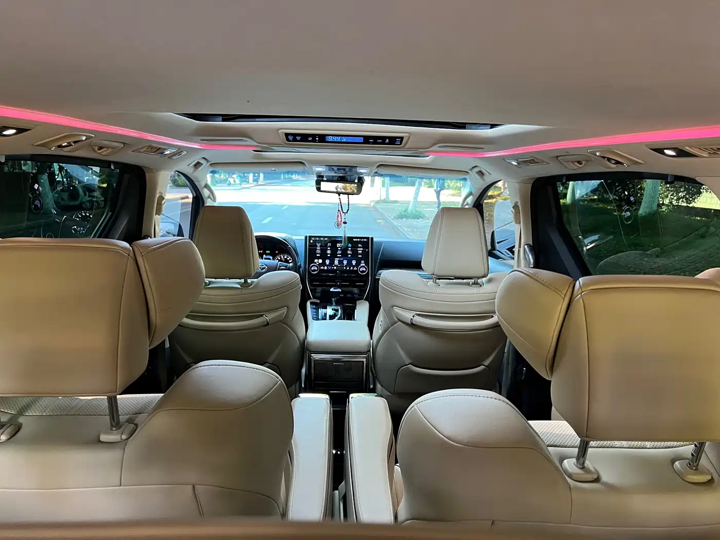 Toyota Vellfire 2019 Hybrid 2.5L HV Premium Edition фото 16