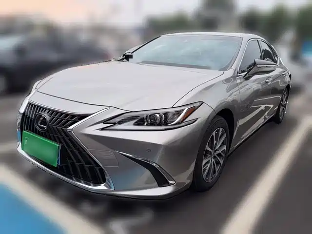Lexus ES 200, Премиум