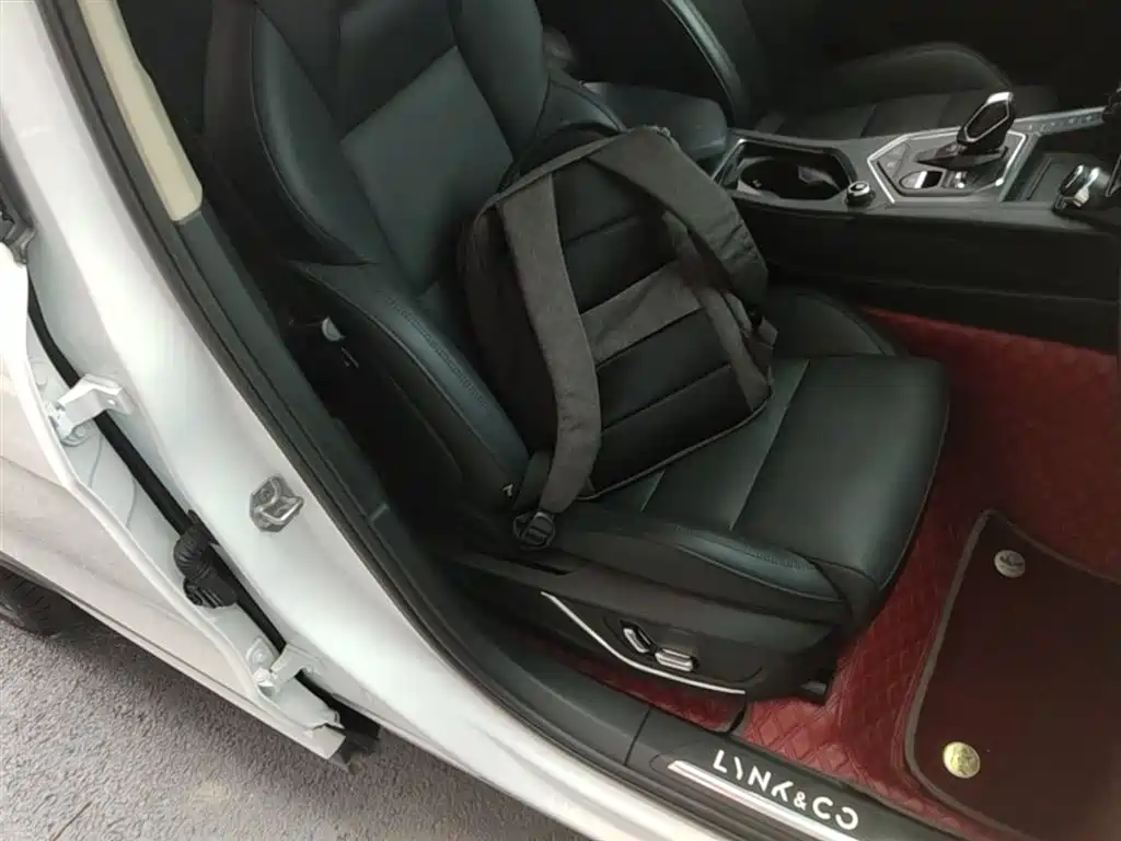 Lynk & Co 01 2021 2.0TD 2WD Pro фото 25