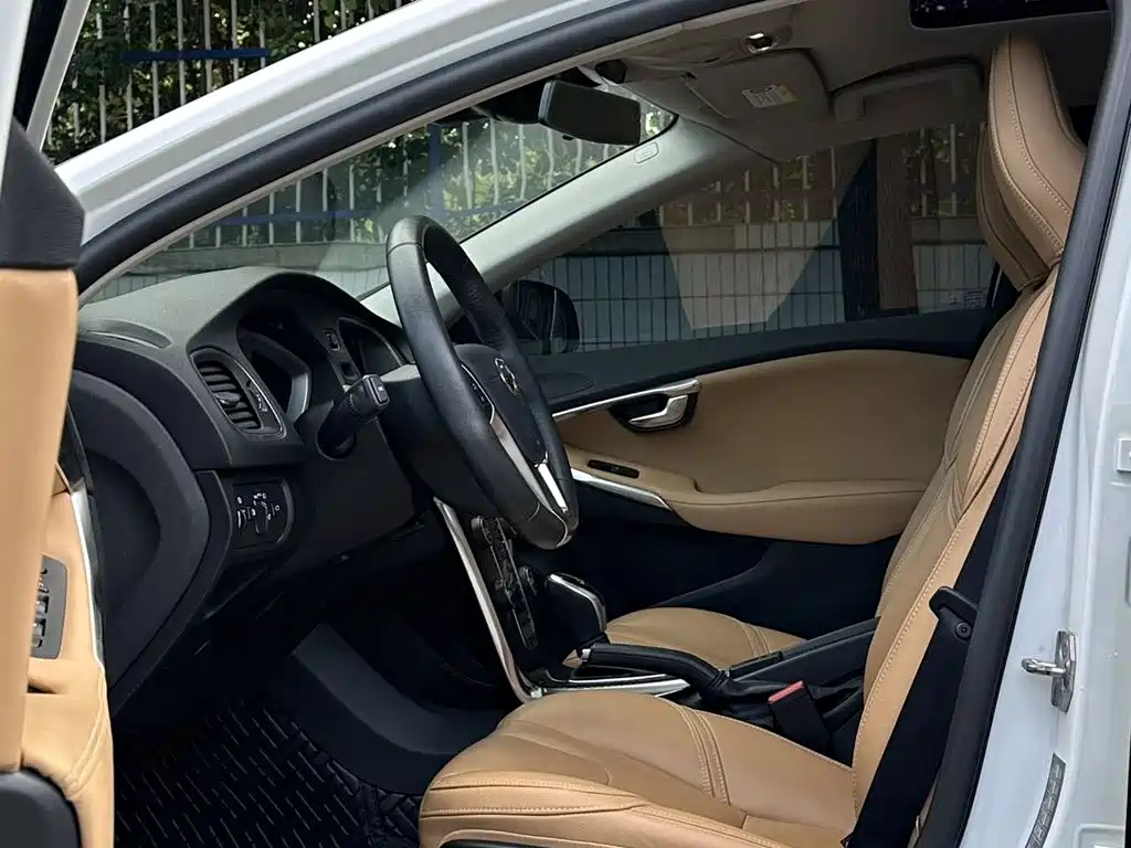 Volvo V40 2017 2017 T3 Inscription
