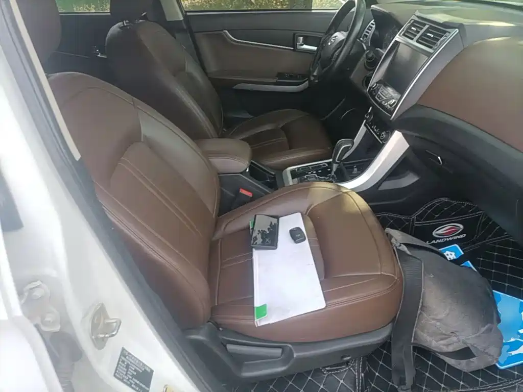 Landwind X5 2017 2016 Plus 1.5T CVT Pioneer Edition