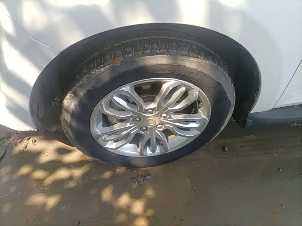 Landwind X5 2017 2016 Plus 1.5T CVT Pioneer Edition