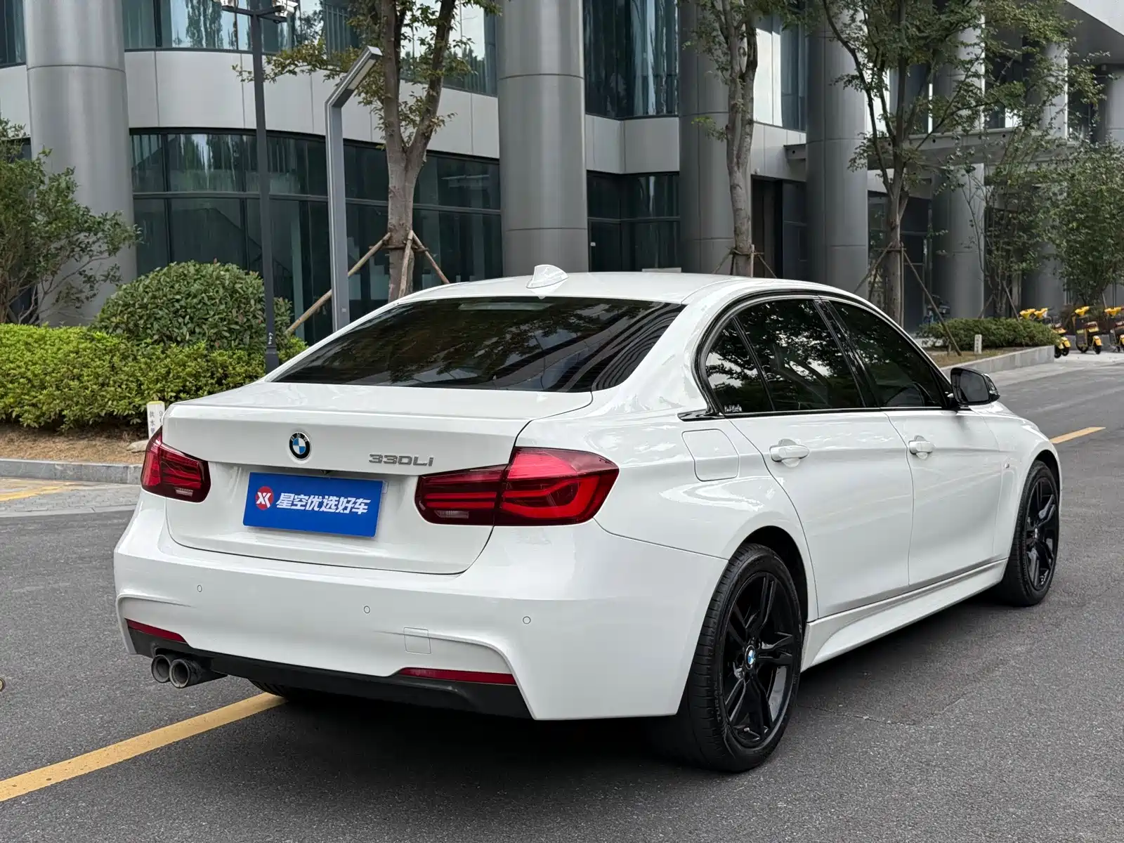 Фото 19 - BMW 3 Series