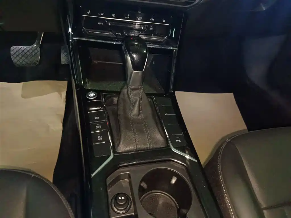 Volkswagen Passat 2022 330TSI Starlight Elite Edition фото 10