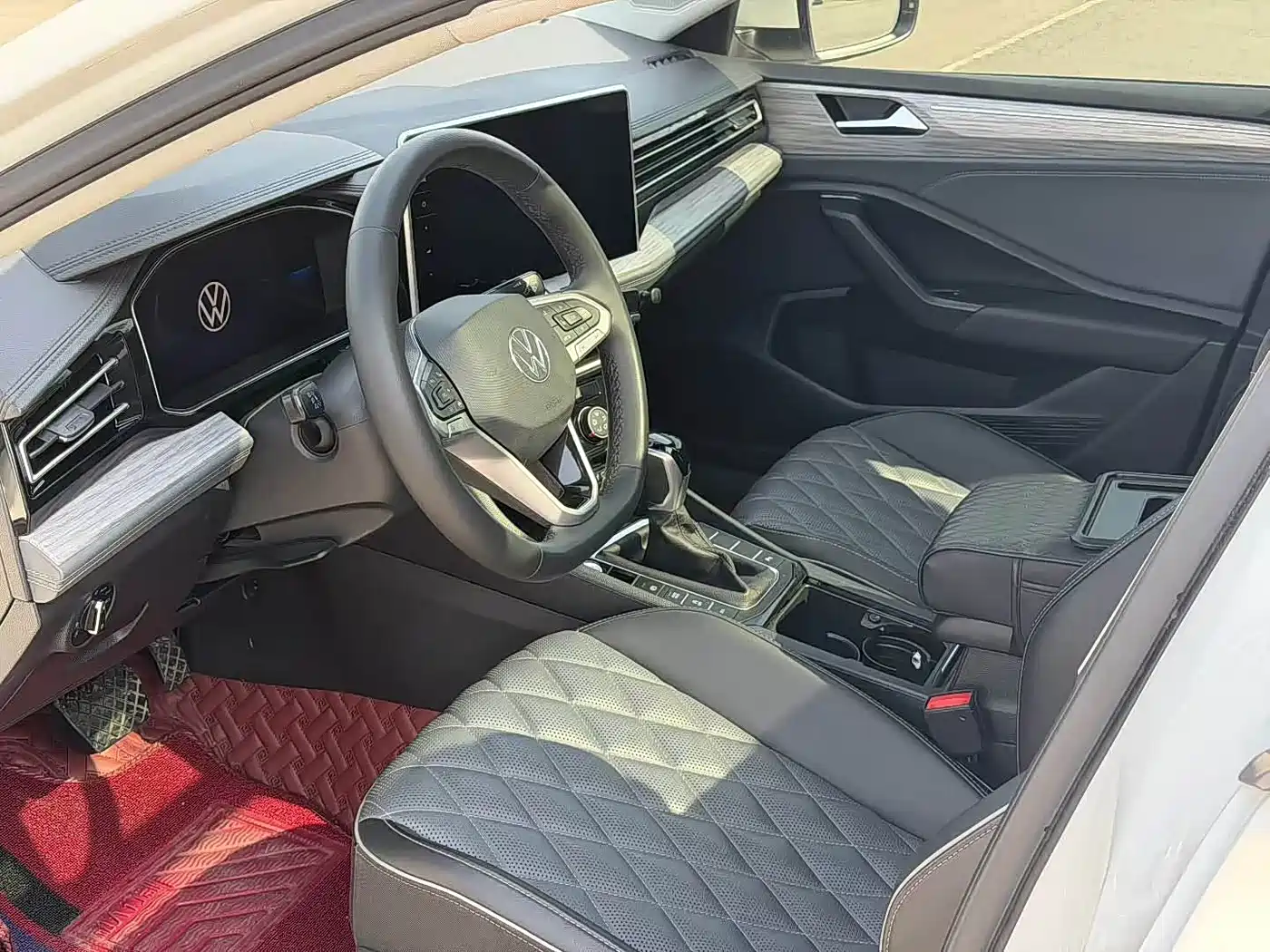 Volkswagen Sagitar 2023 300TSI DSG Surpassing Edition фото 4