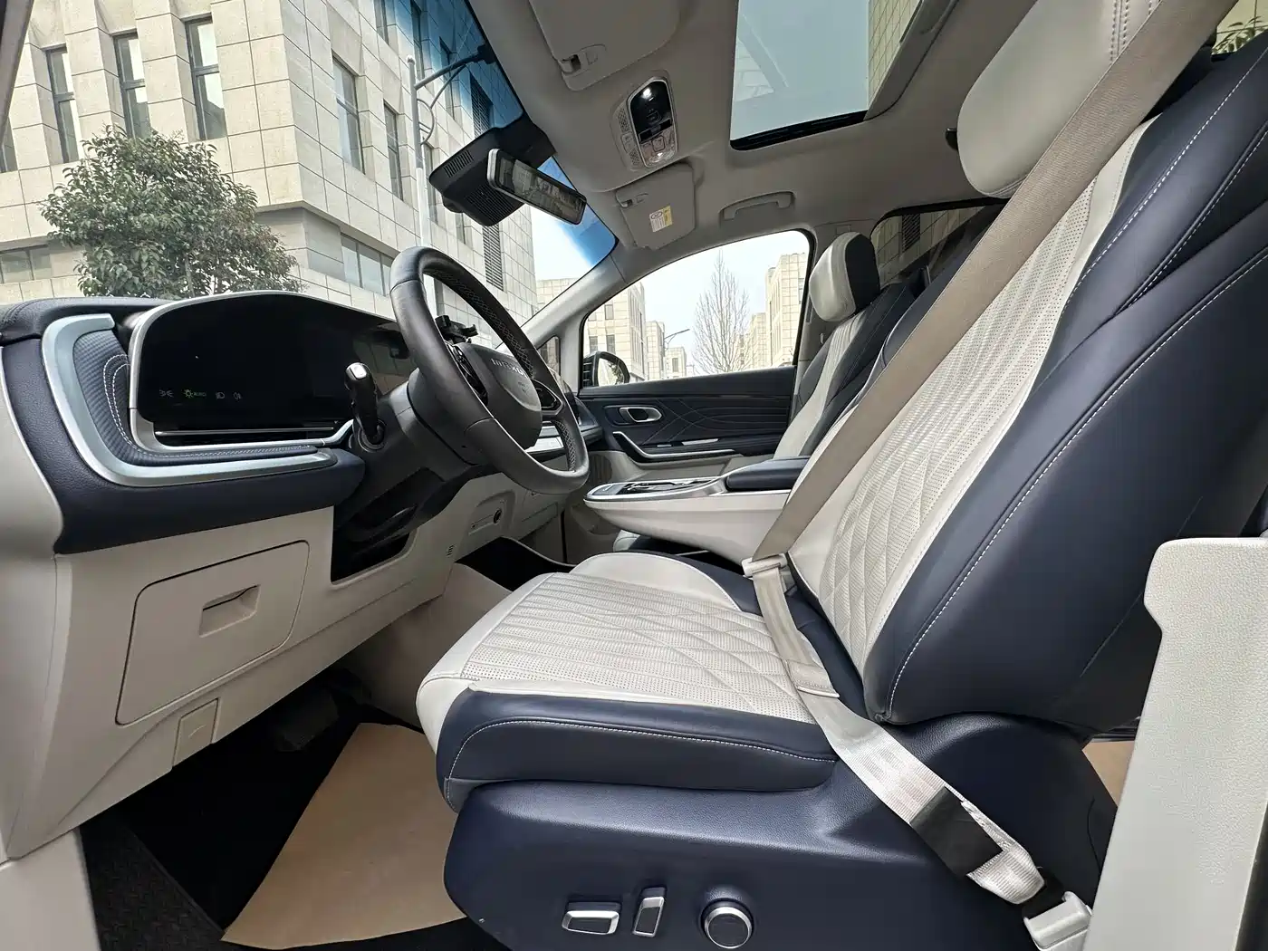 SAIC Maxus Maxus G90 2023 2.0T Interstellar Flagship Edition фото 12