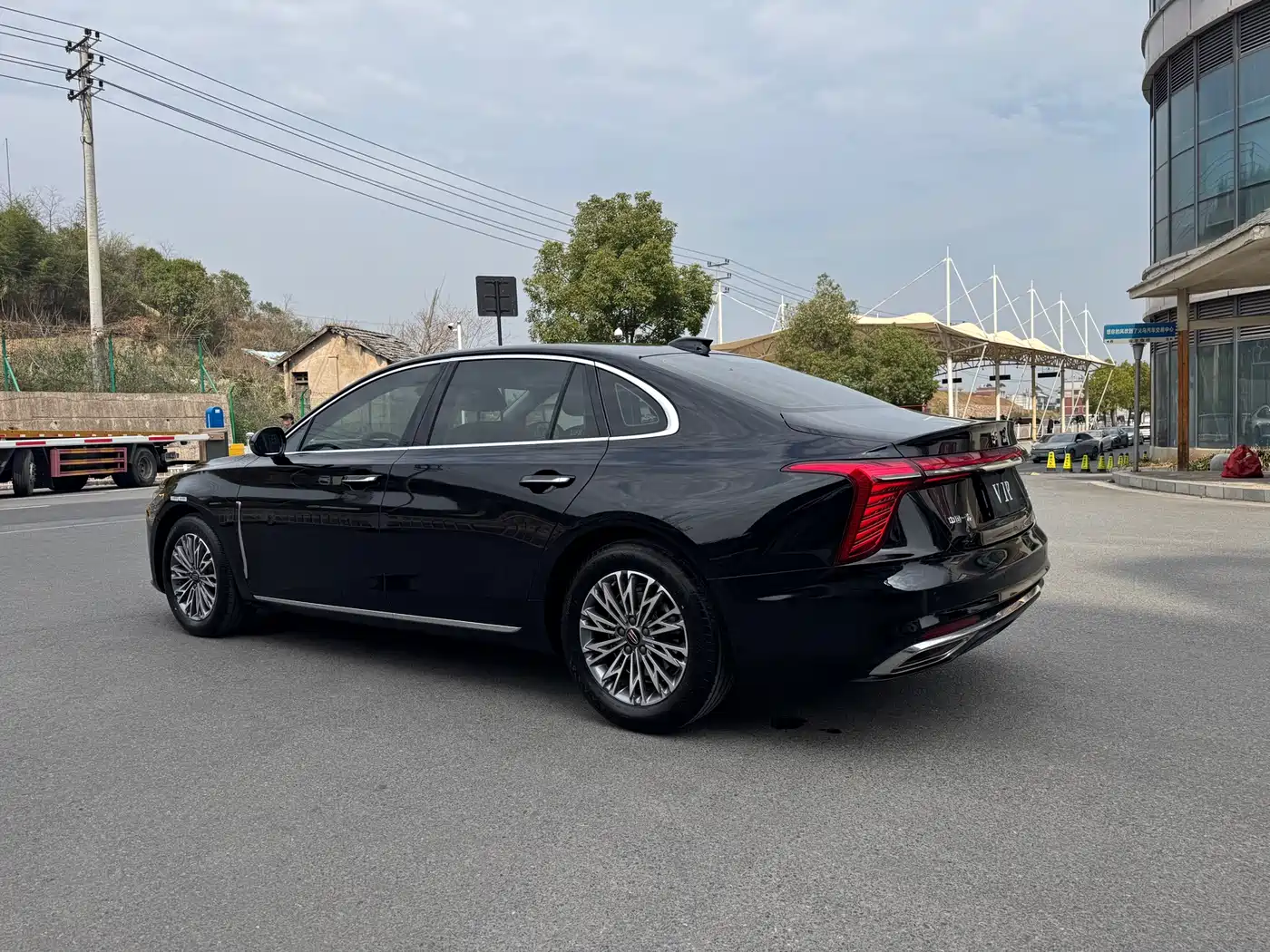 Hongqi H5 2024 1.5T DCT Smart Connect Flag Rhythm Edition фото 8