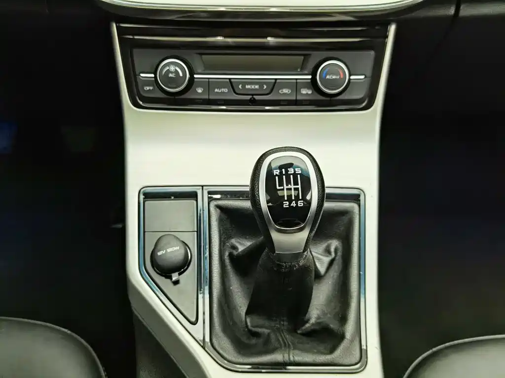 Фото 13 - Geely Emgrand GL