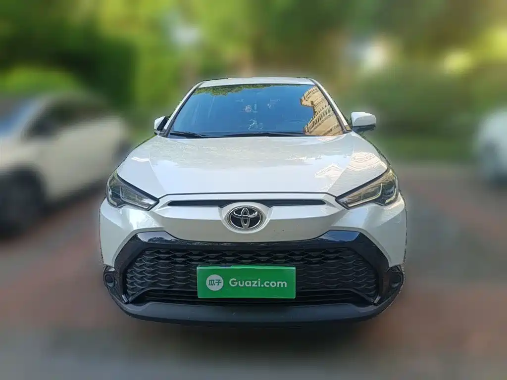 Toyota Frontlander 2023 2.0L CVT Elite Edition фото 24