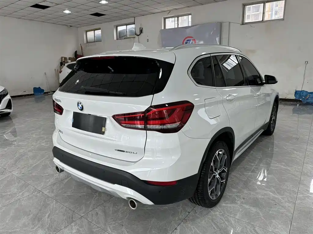 BMW X1 2022 sDrive20Li Fashion фото 4