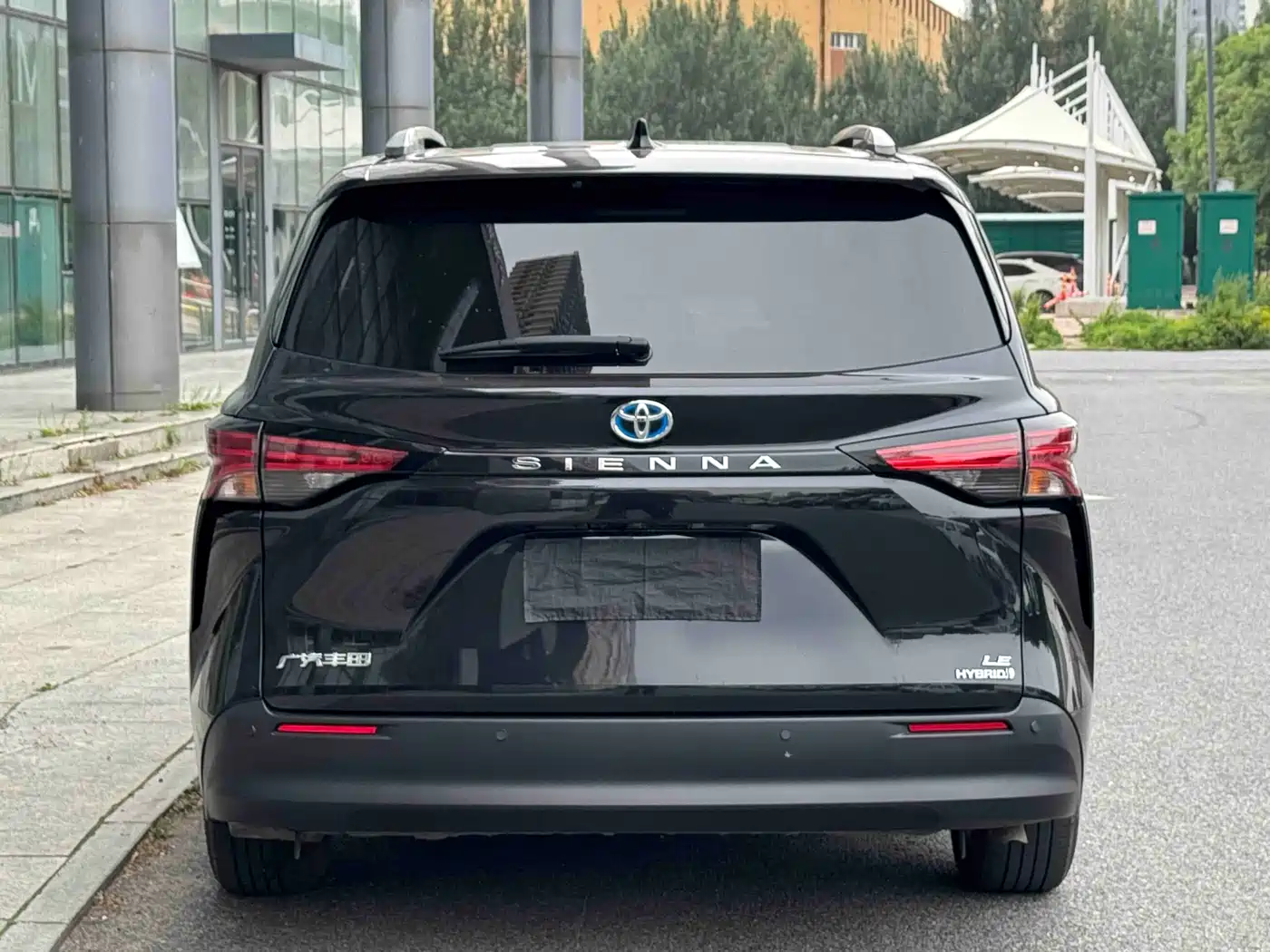 Toyota Sienna 2023 2.5L Hybrid Comfort Edition фото 4