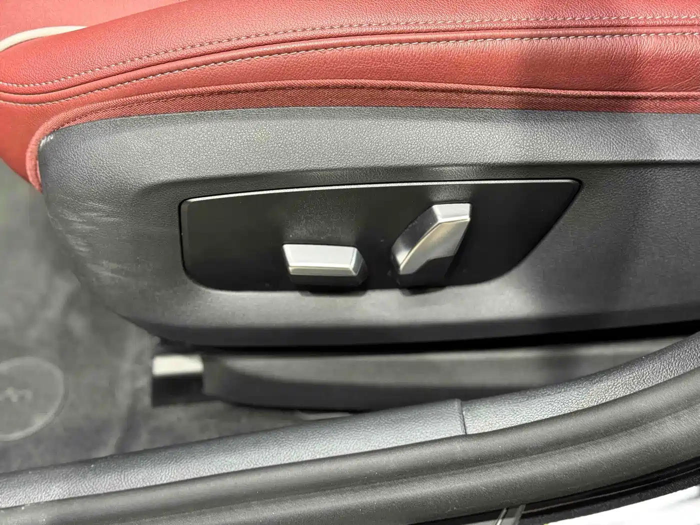BMW 5 Series 2023 530Li Leading M Sport Package фото 15