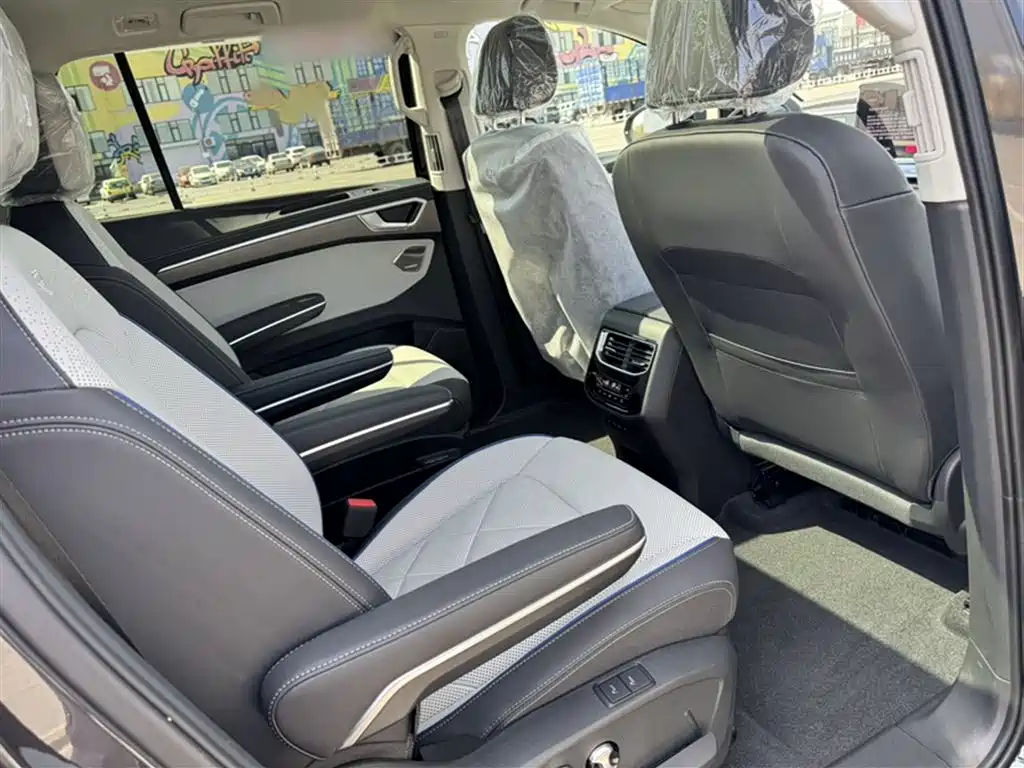 Volkswagen Talagon 2025 450TSI R-Line 6-Seater фото 4