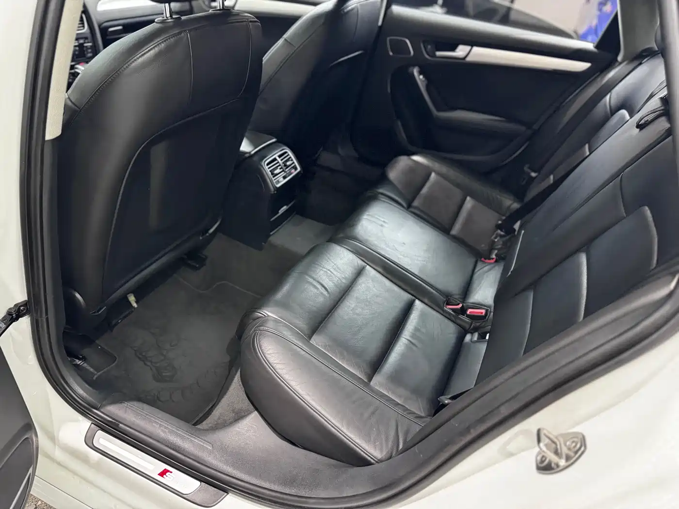 Audi A4L 2015 45 TFSI quattro Individual Sport фото 21