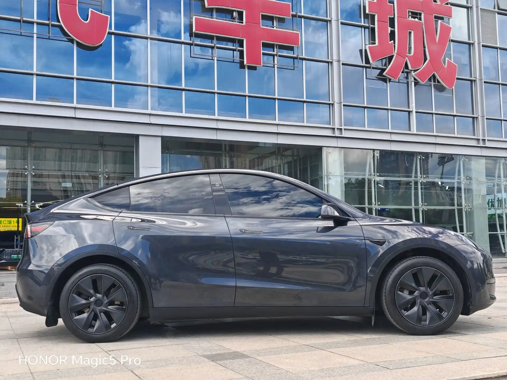 Фото 4 - Tesla Model Y