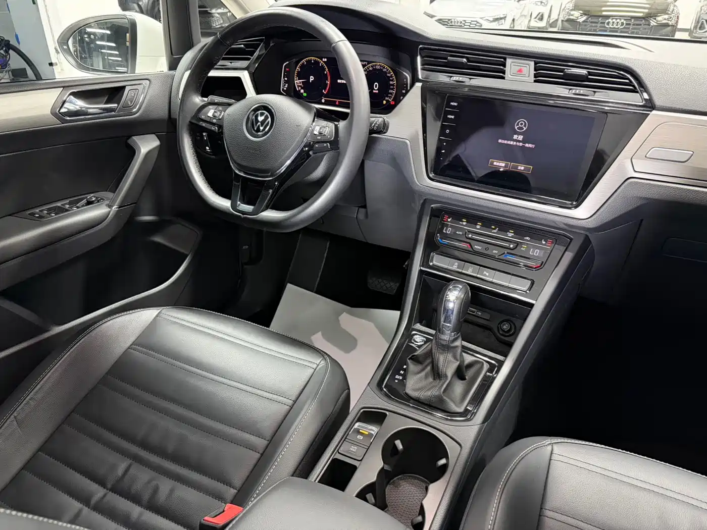 Volkswagen Touran 2022 Touran L 280TSI DSG Frontier Edition 7-seater фото 22