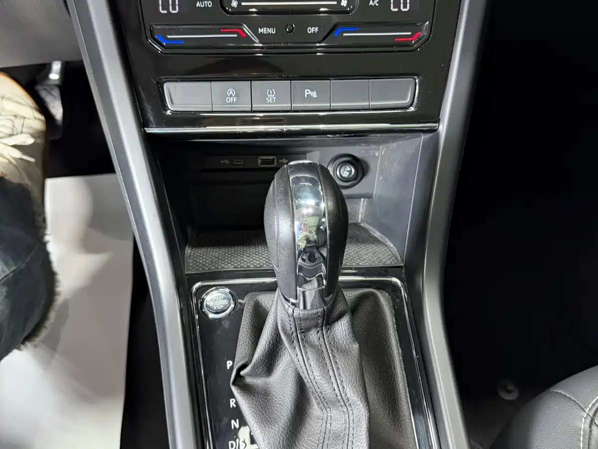 Volkswagen Touran 2022 Touran L 280TSI DSG Frontier Edition 7-seater фото 21