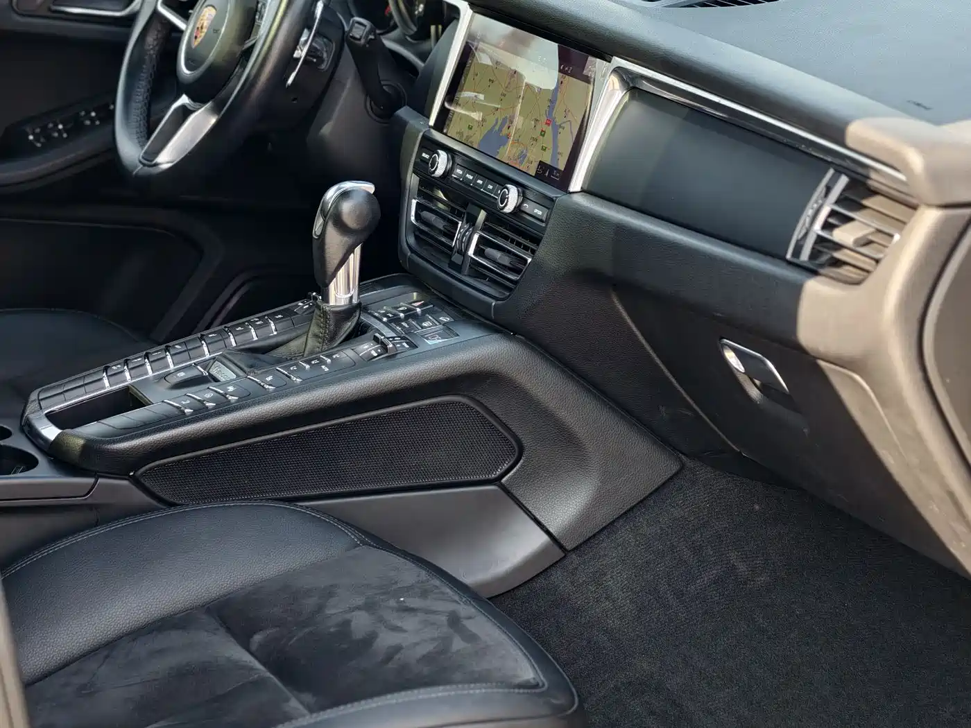 Porsche Macan 2018 Macan 2.0T фото 5
