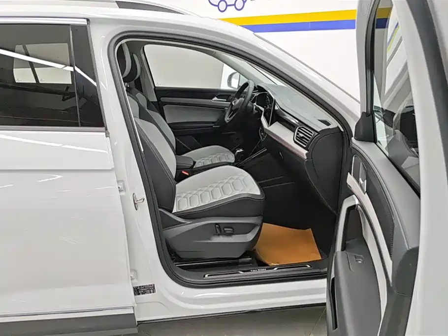 Volkswagen Tayron 2024 330TSI 2WD Luxury Plus Advanced фото 8