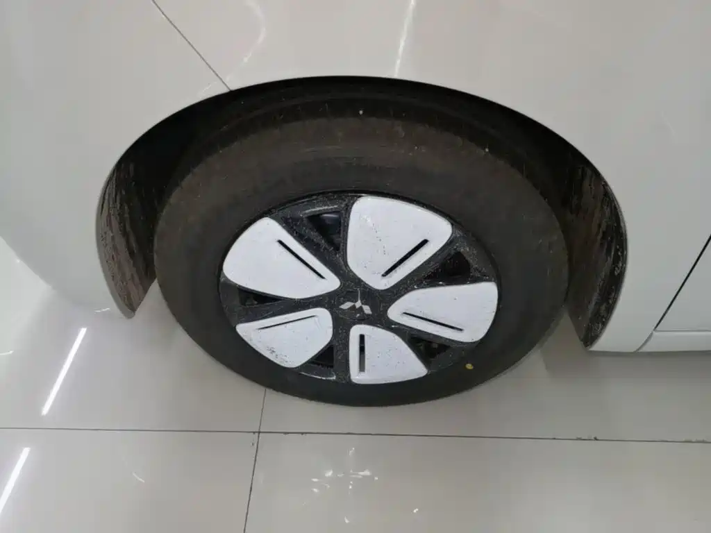 Wuling Motors Hongguang MINIEV 2025 4-Door Advanced 23