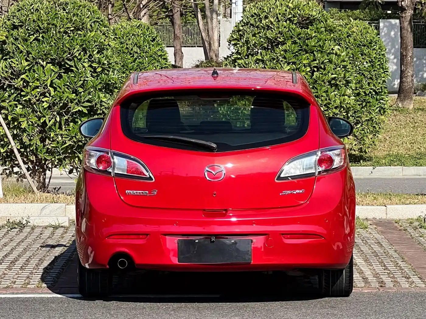Mazda Mazda3 (Import) 2010 2010 Hatchback 1.6 Automatic Luxury