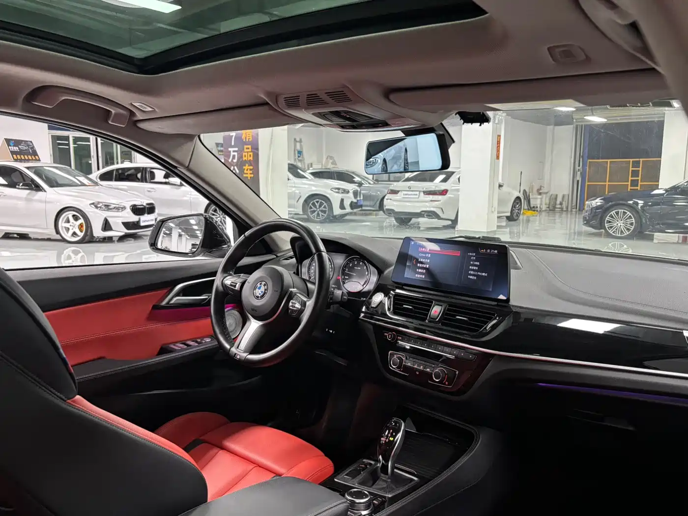 BMW 1 Series 2023 125i M Sport Shadow Edition фото 8